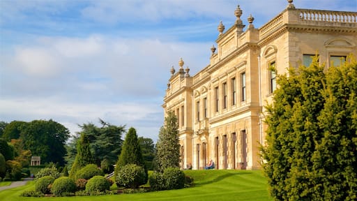 Brodsworth Hall featuring heritage architecture and a park
