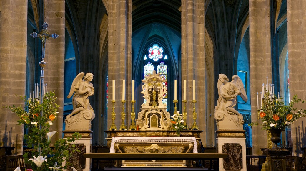 생 쟝 밥티스트 교회 을 보여주는 교회 또는 성당, 실내 전경 과 문화유산 건축