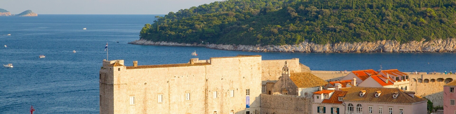 Dubrovnik Aquarium showing general coastal views