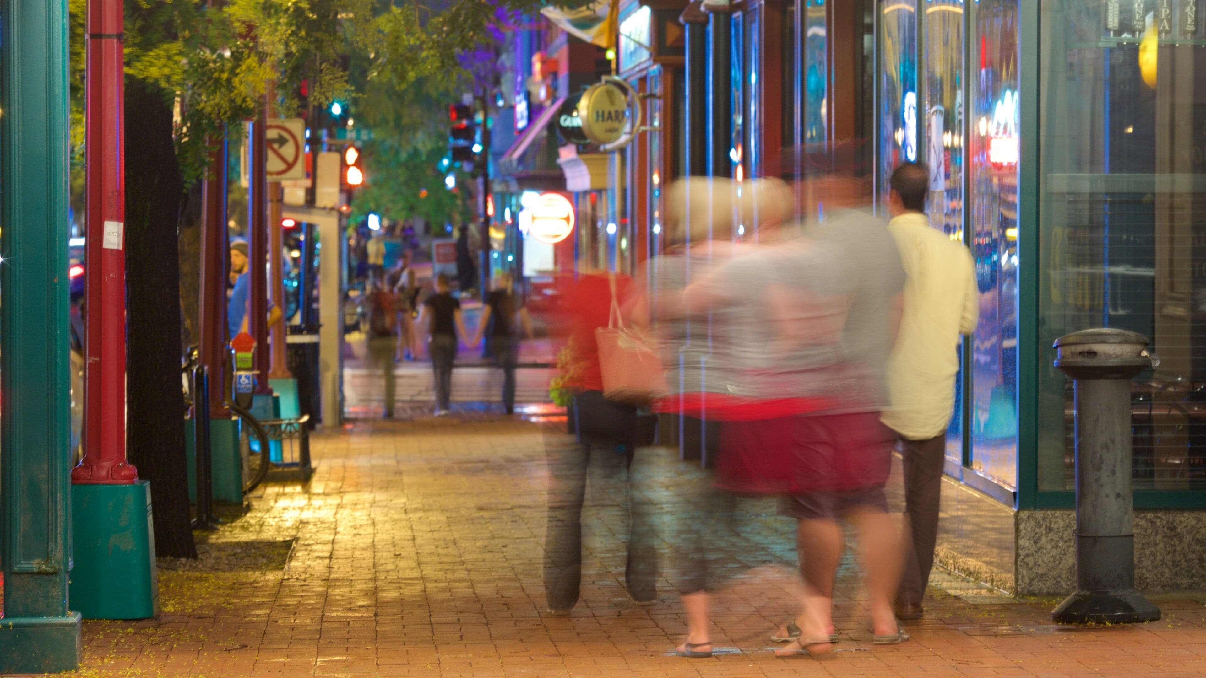 Chinatown showing a city, street scenes and night scenes