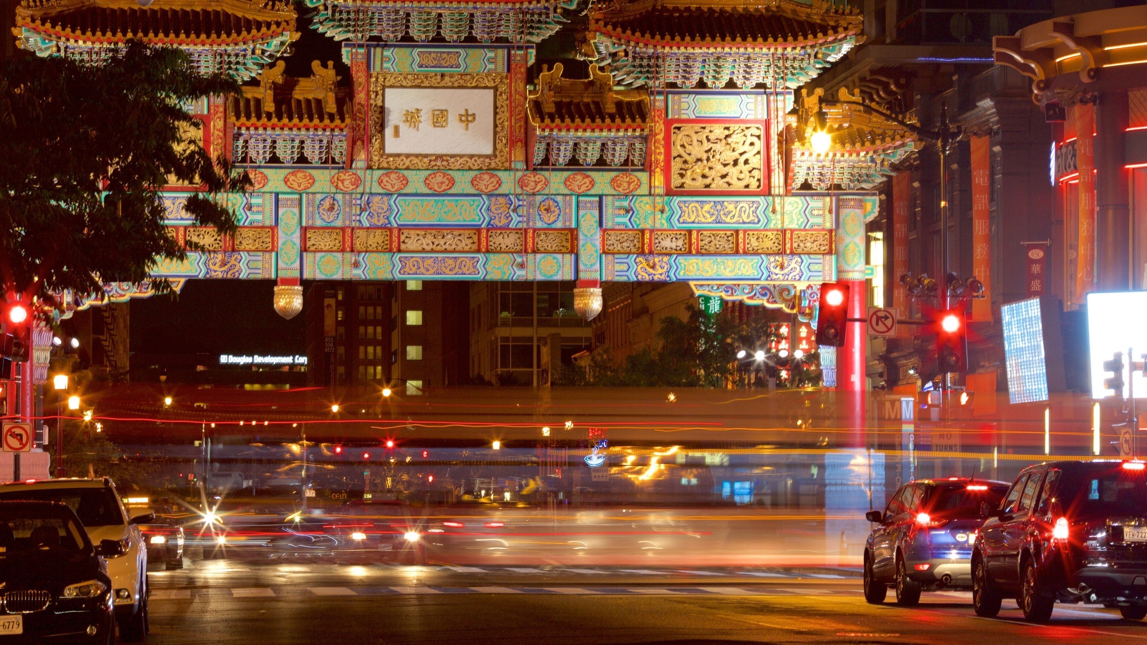 Washington que incluye escenas nocturnas, arte al aire libre y escenas urbanas