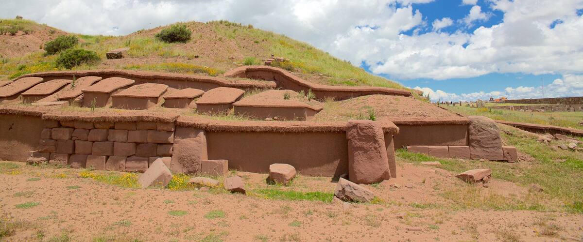 Tiwanaku showing tranquil scenes and heritage elements