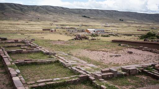 The pre-inca ruins... of Tiahuanacu. The very active archaeological site gives you a spine chill as you breathe in the mysterious silence that exists there. #worldunescoheritagesite #preinca #tiwanaku #visitbolivia
