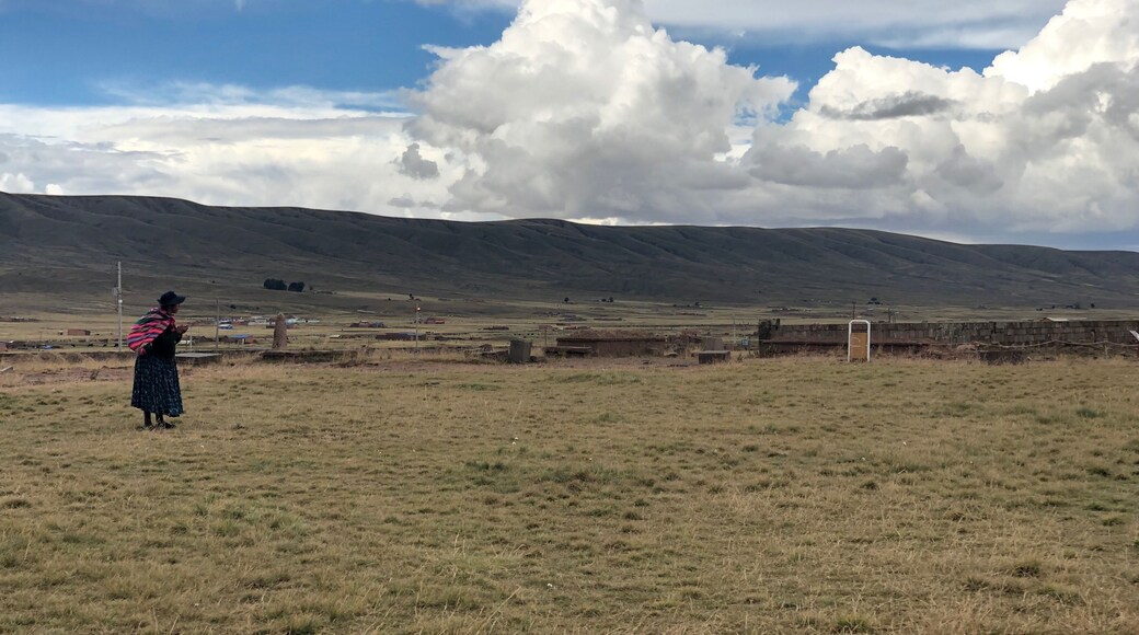 The woman! #tiwanakuruins #worldunescoheritagesite #preincan #tiahuanacopeople #visitbolivia