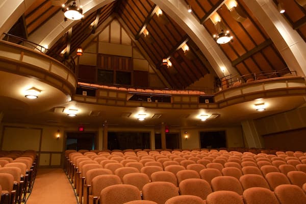 Sunset Center mostrando escenas de teatro y vistas interiores