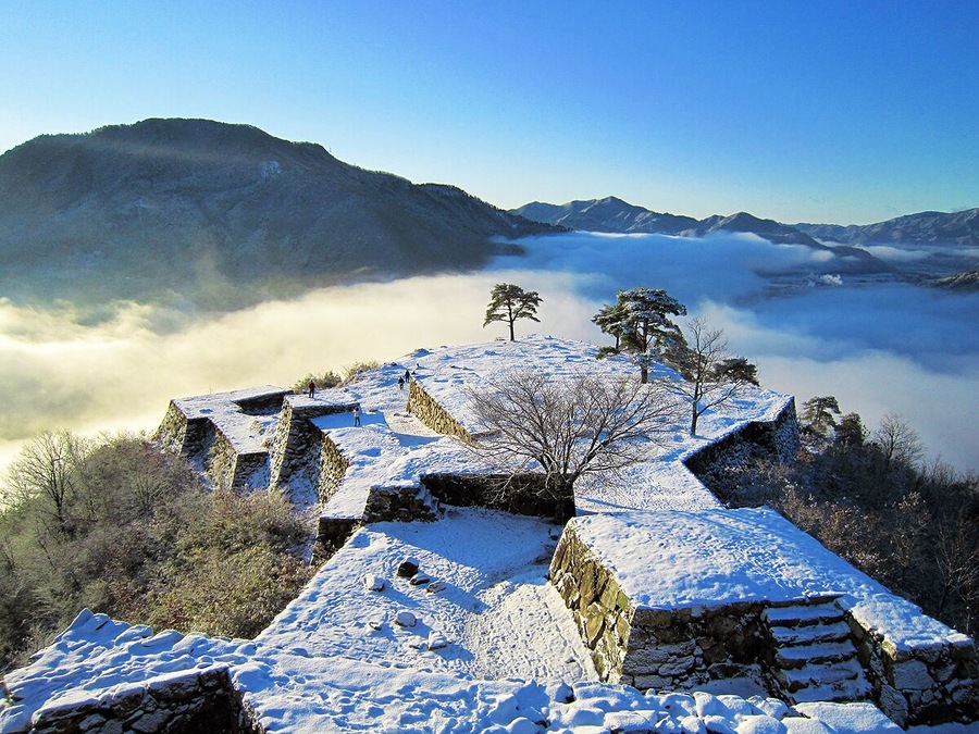 雪の竹田城址と雲海 (Takeda Castle Site in winter) 24 Dec, 2011