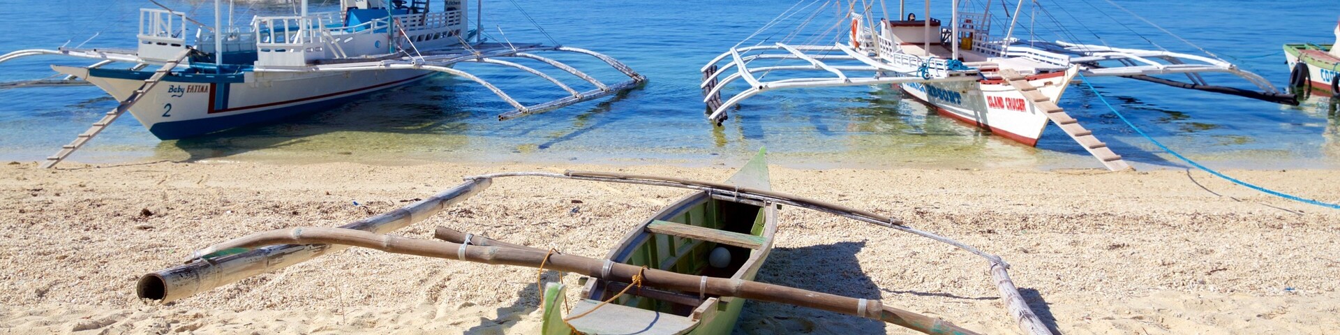 Playa Bounty mostrando vista general a la costa y una playa