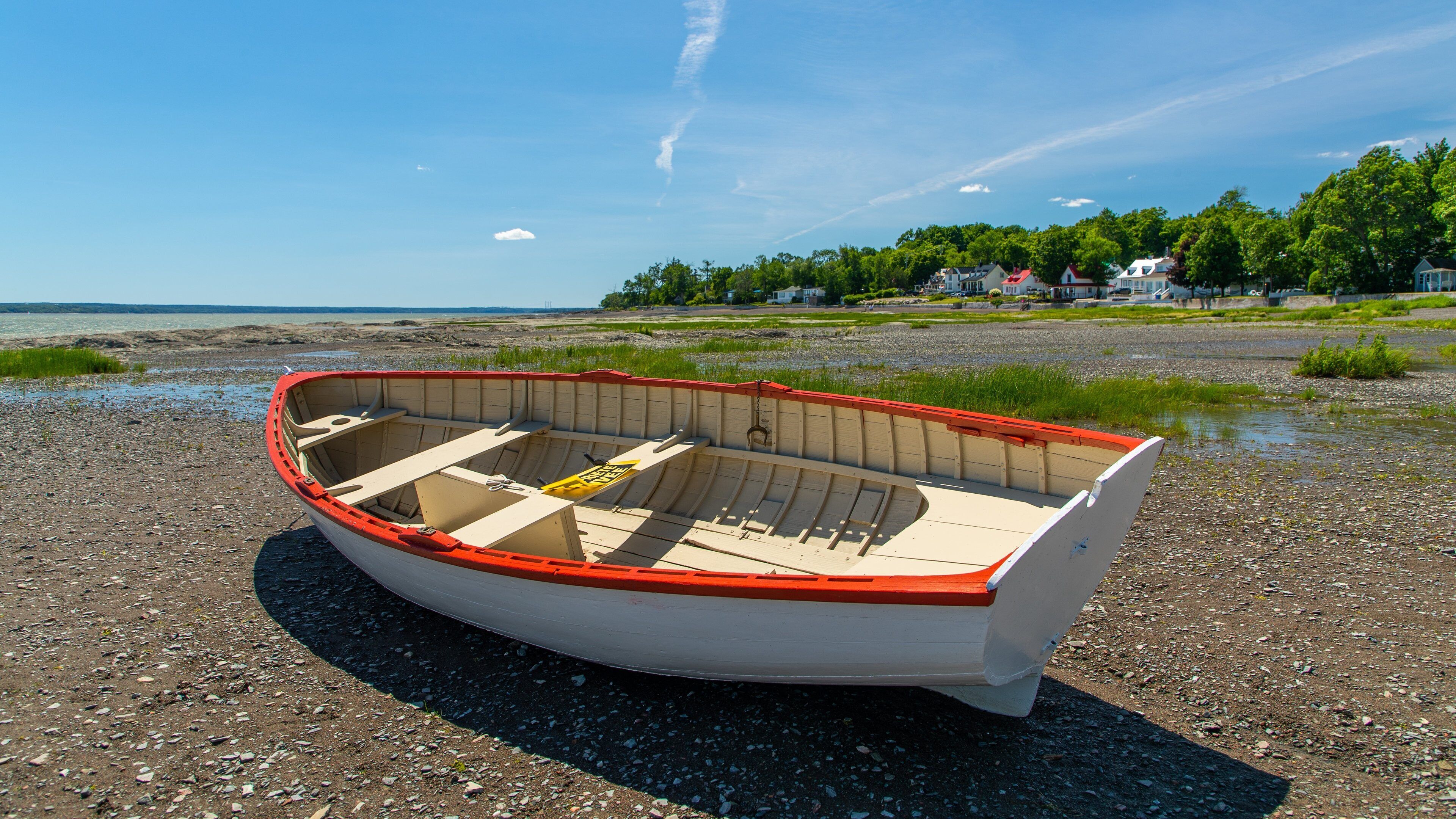 Ile d\'Orleans showing a pebble beach