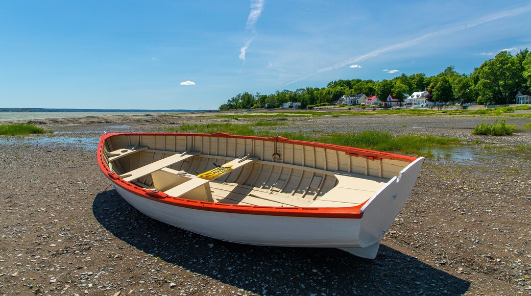 Ile d\'Orleans showing a pebble beach