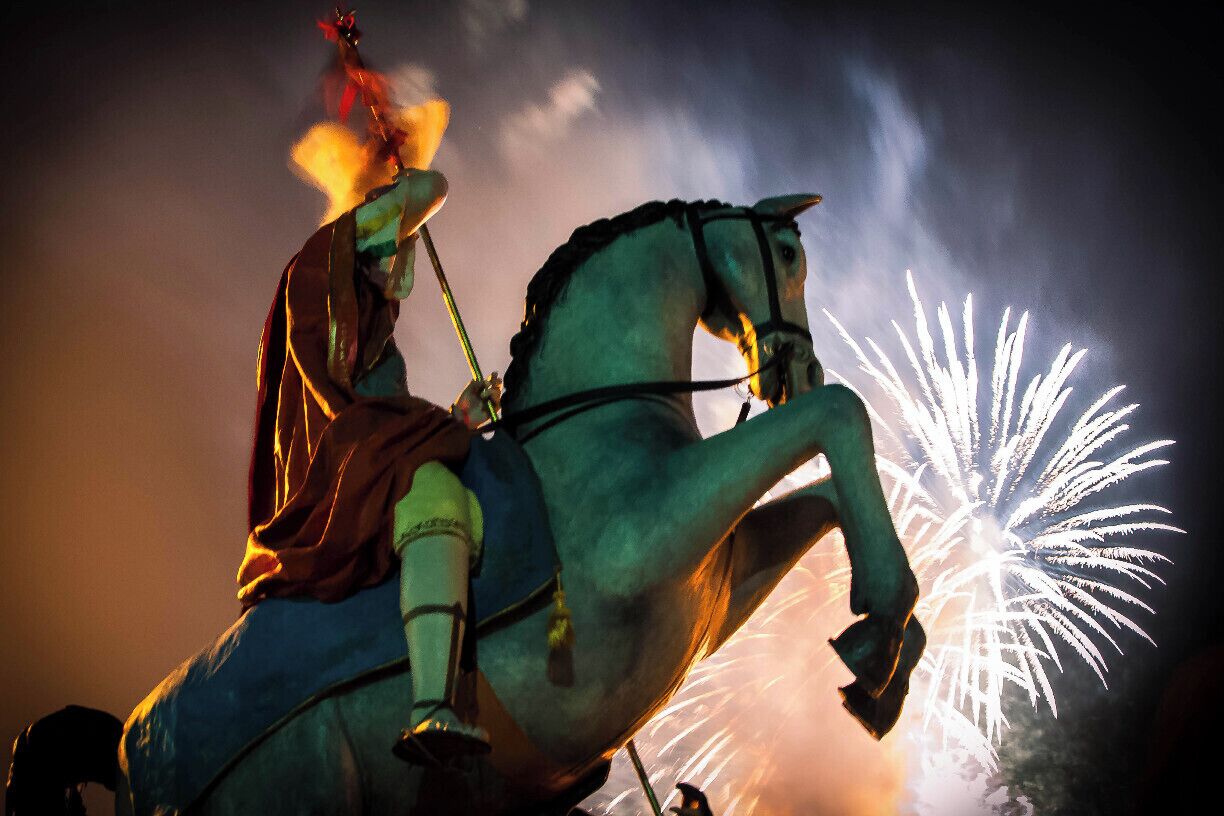 At Ortelle the worship of St. George, who was beheaded in Lydia (Palestine) in 303 AD, is very old. The legend tells that St. George was a great warrior capable of killing a dragon that terrorized the inhabitants of Silene, in Libya. The statue of the saint in the church of Ortelle, portrays him in the act of killing the beast and is one of the most beautiful and majestic existing statues in paper mache.