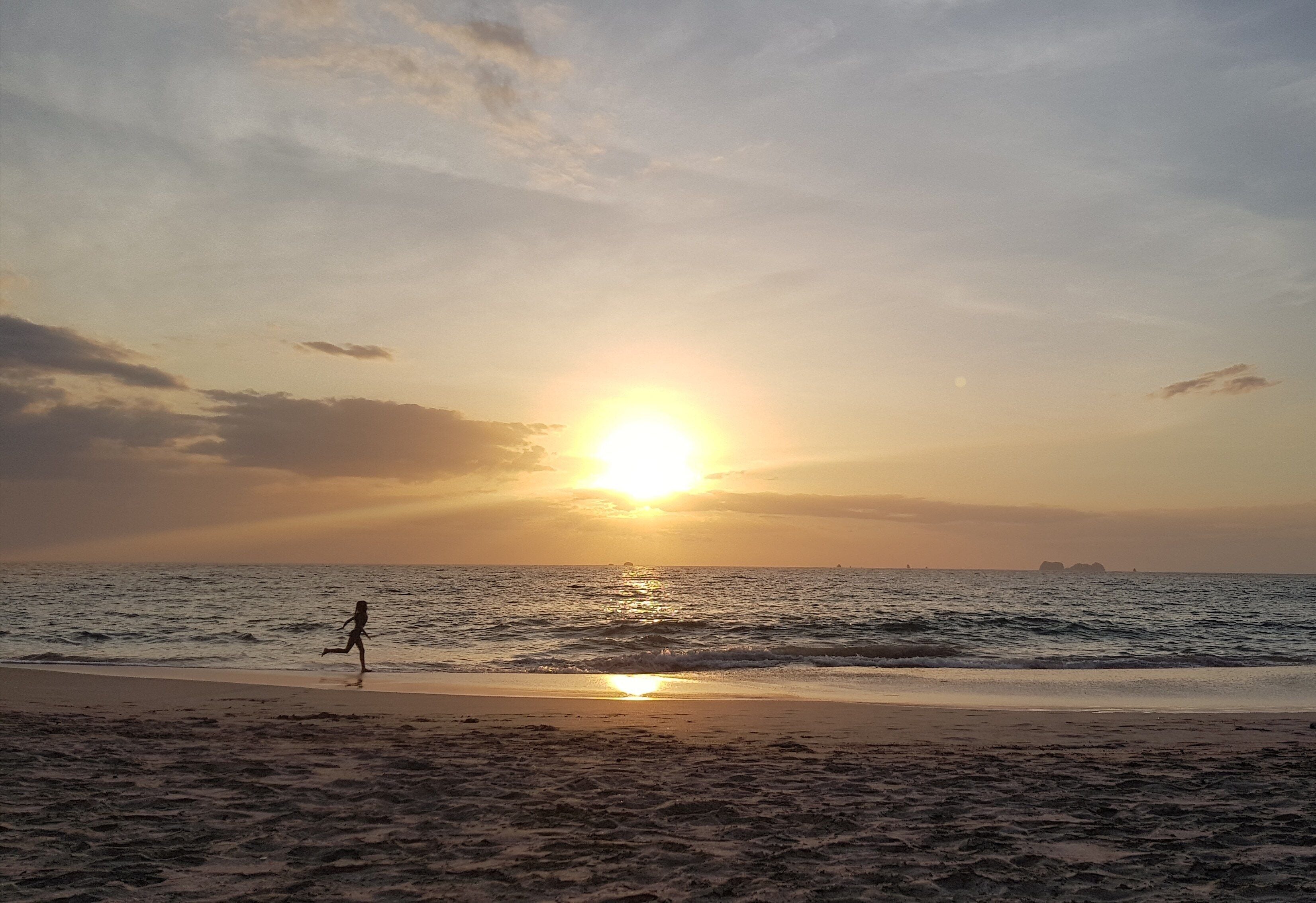 Sunset at Flamingo, Costa Rica #BeachTips #costarica #sunset #lifeatexpedia #weloveourmarkets #LATAM