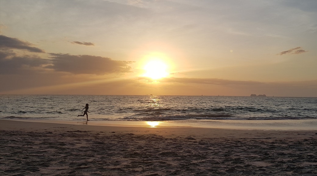 Sunset at Flamingo, Costa Rica #BeachTips #costarica #sunset #lifeatexpedia #weloveourmarkets #LATAM