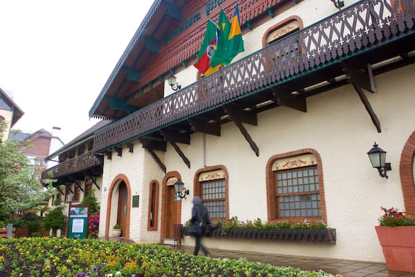 Prefeitura de Gramado ofreciendo un edificio administrativo