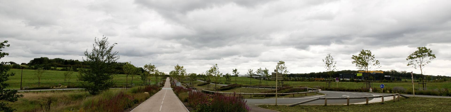 This file was uploaded with Commonist. La liaison cyclable FrancoVéloSuisse à Moval.