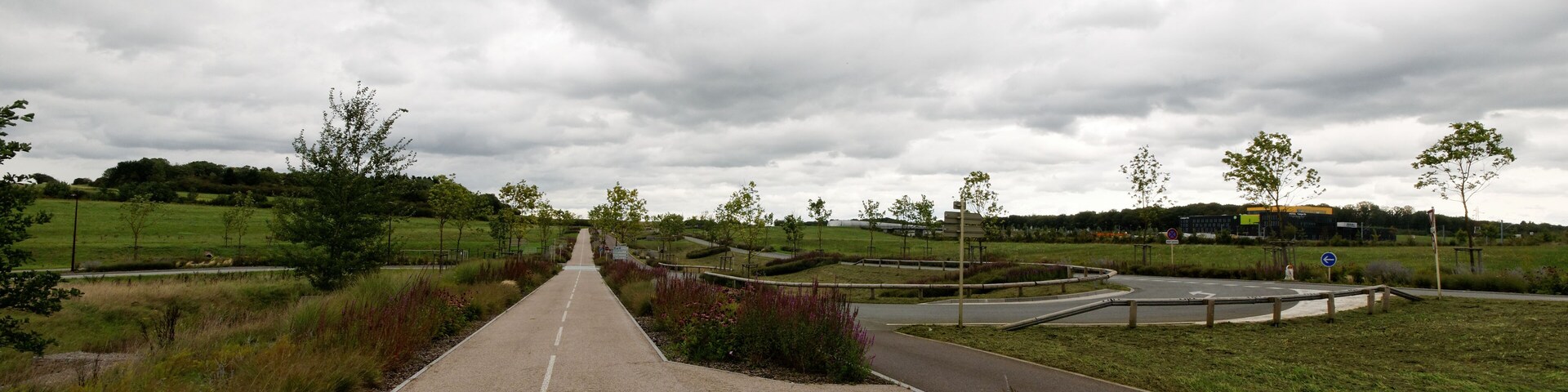 This file was uploaded with Commonist. La liaison cyclable FrancoVéloSuisse à Moval.