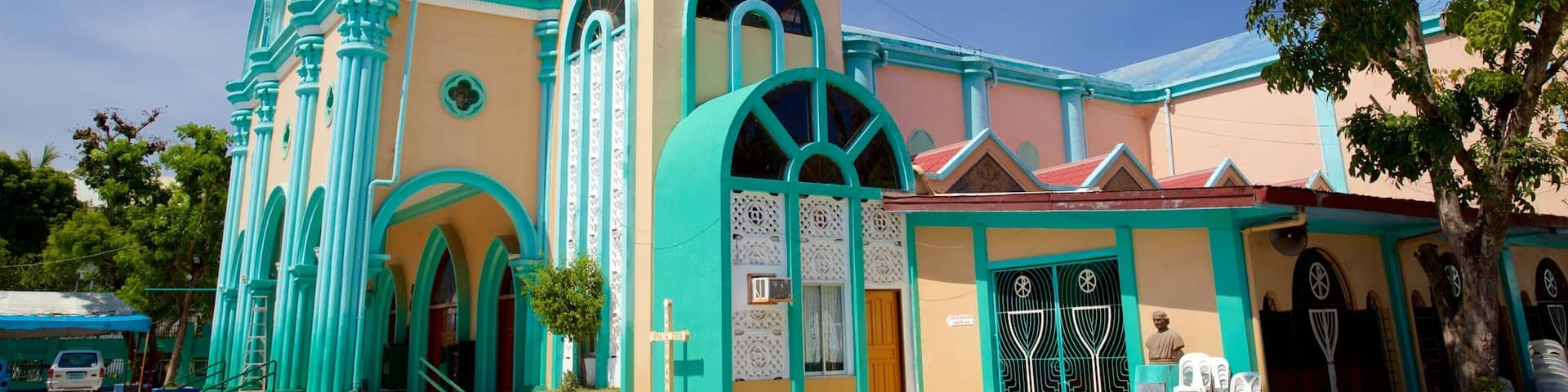San Roque Chapel which includes heritage architecture, religious aspects and a church or cathedral