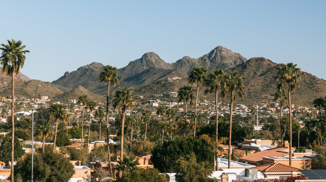 North Mountain showing a small town or village, landscape views and mountains
