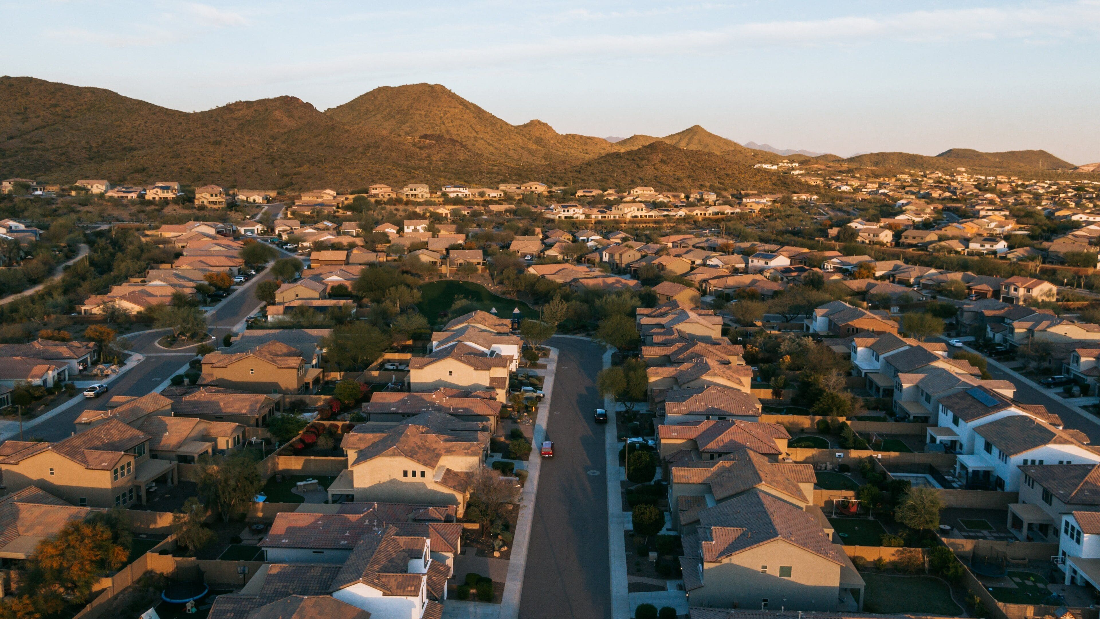 Deer Valley showing landscape views and a small town or village