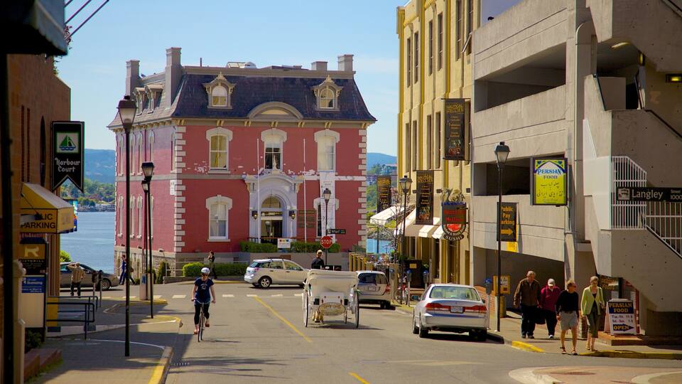 Government Street caracterizando uma casa, cenas de rua e uma cidade