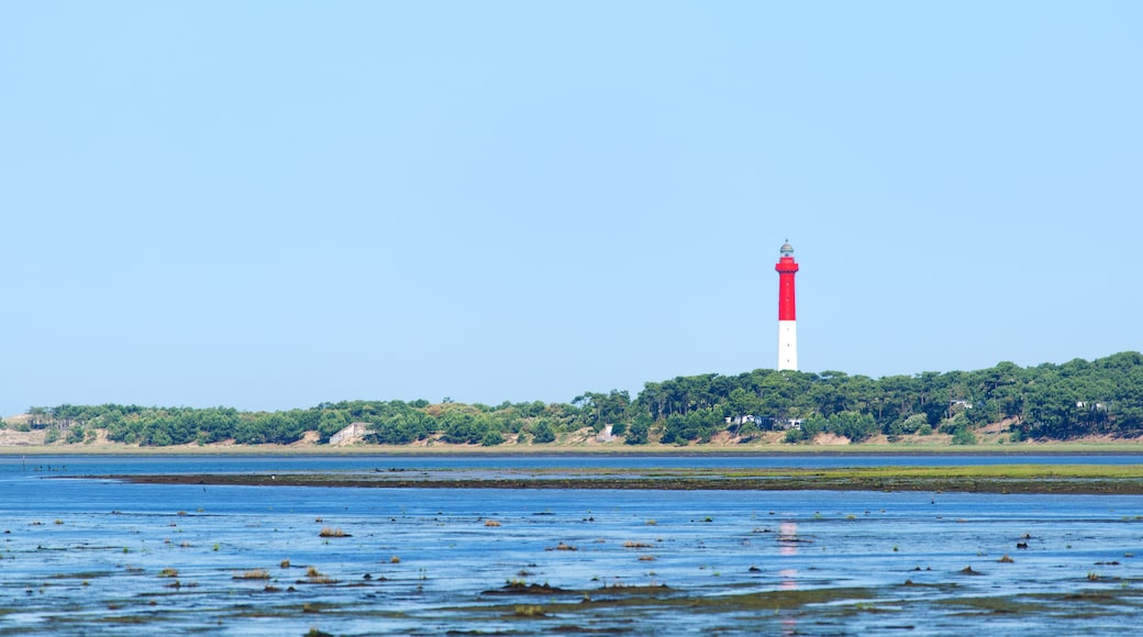 Lighthouse La Coubre at the French Atlantic coast in La Palmyre ; Shutterstock ID 704664040; purchase_order: SP-1332 HA Batch 2 August 2018; Order: ; client: HomeAway; other: To be paid with HA budget