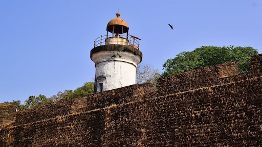 Old colonial lighthouse and old fortress wall of Tellicherry Fort (Thalassery Fort), Thalassery, Kerala, India