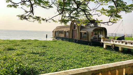Rent a Houseboat and Cruise along the backwaters of Vembanad Lake. Highly recommended