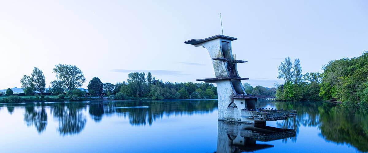 Old Diving Platform Coate Water Country Park , Swindon , England
