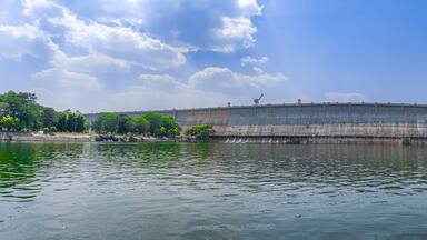 Krishna Raja Sagara dam or KRS dam is the Gravity dam across the Kaveri River at Indian State of Karnataka. Construction began in November 1911 & 10,000 workers. Visvesvaraya is the lead engineer.