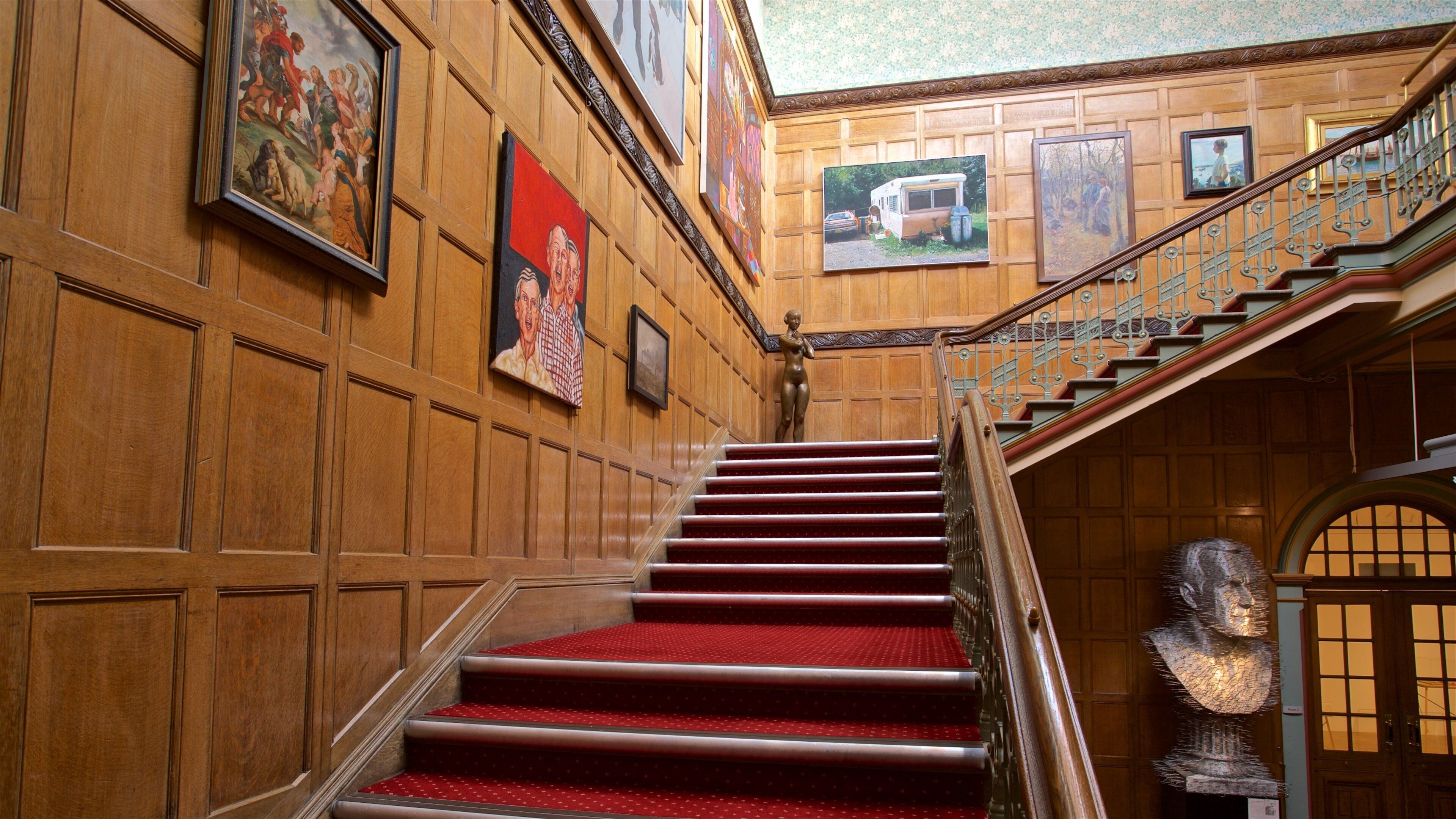 Wolverhampton Art Gallery caratteristiche di arte e vista interna