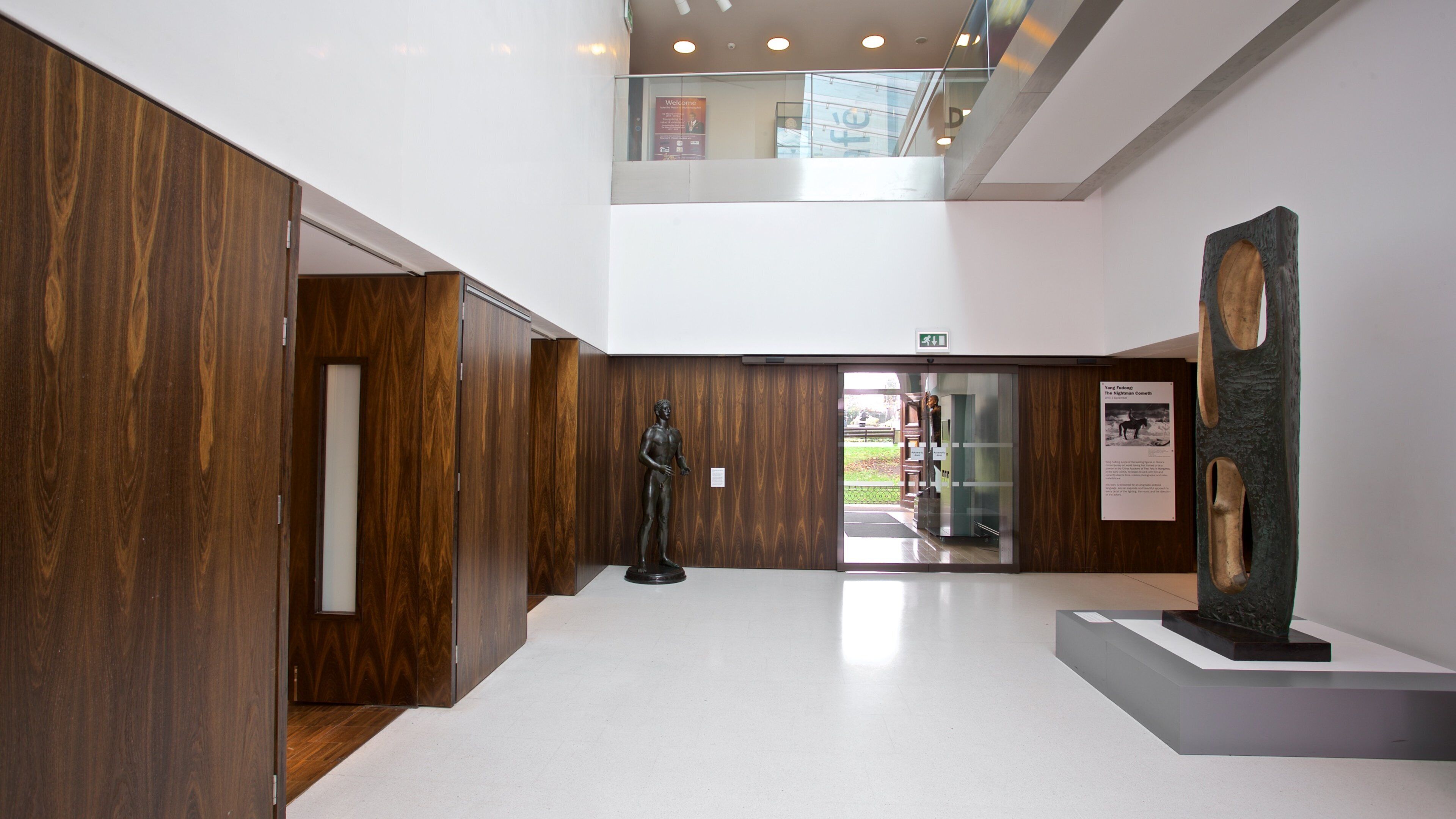 Wolverhampton Art Gallery showing art and interior views