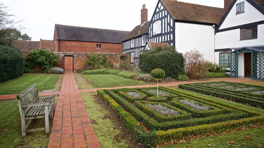 Boscobel House mostrando una casa y un parque