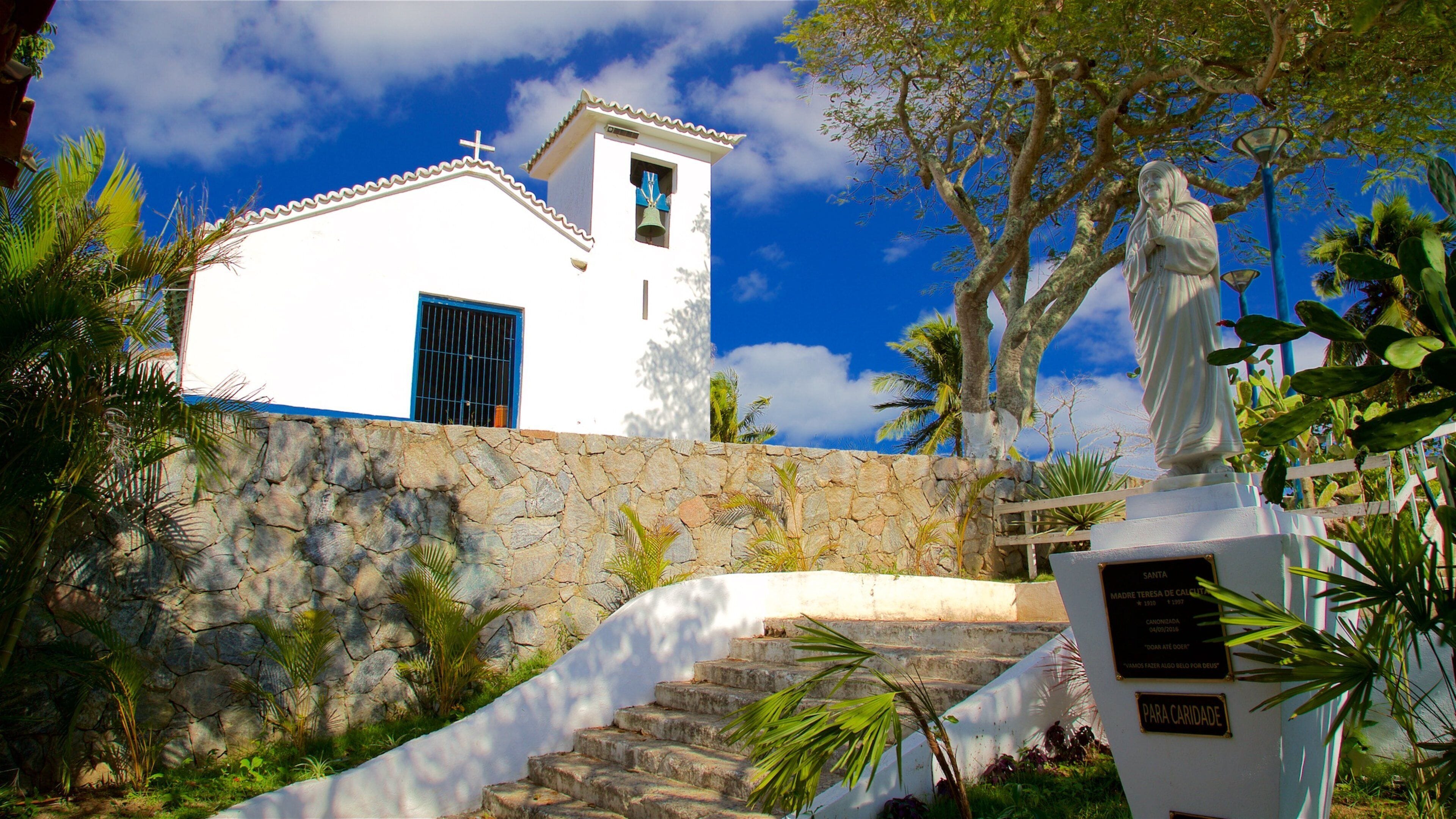 Sant\'Ana Church which includes religious aspects, a church or cathedral and a statue or sculpture