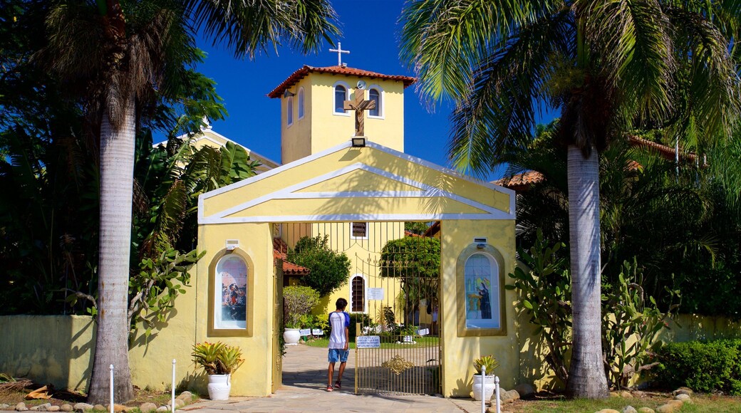 Nossa senhora dos desatanudos-kapellet fasiliteter samt kirke eller katedral i tillegg til en mann
