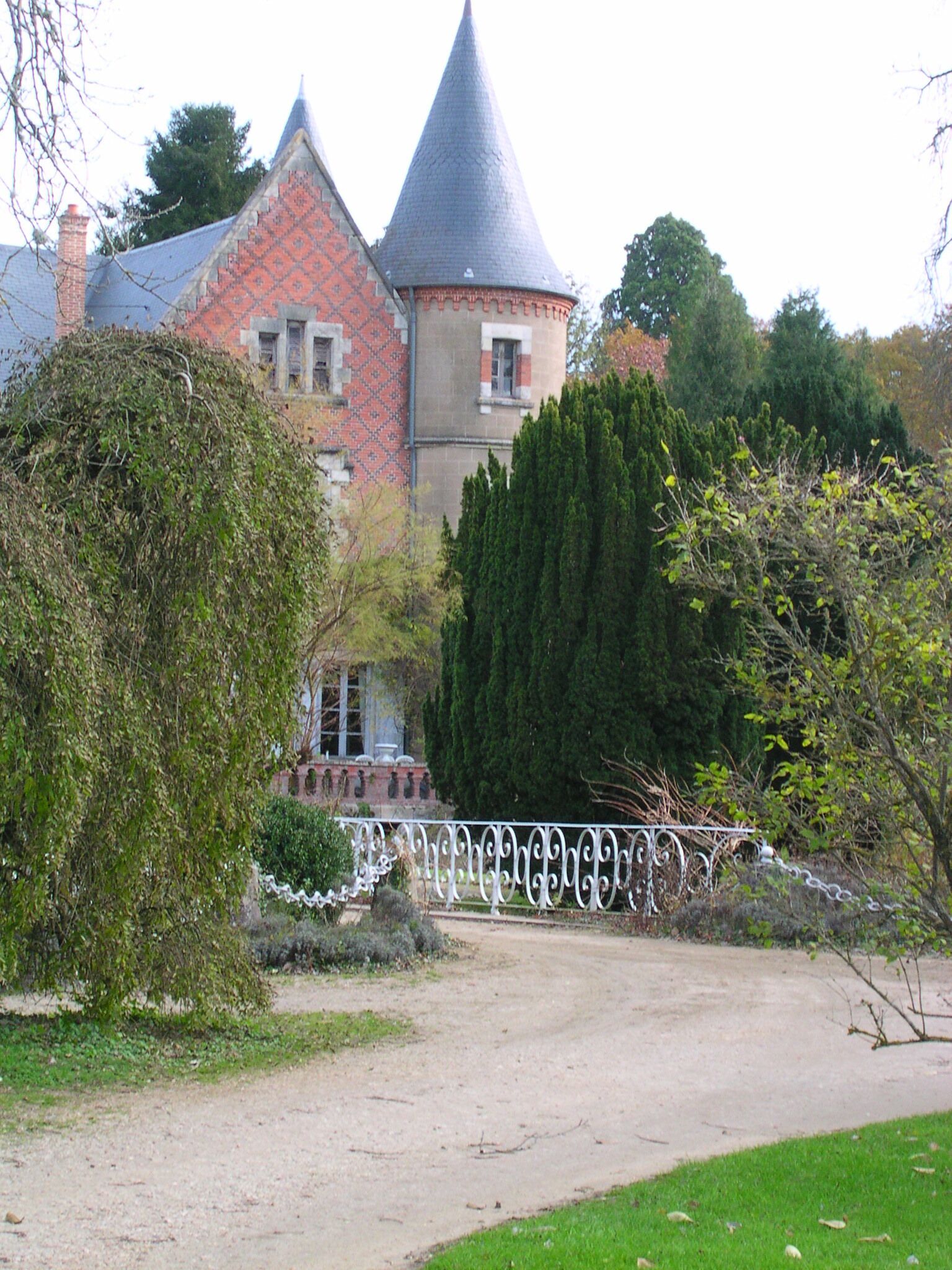 château Arboretum de Balaine (VILLENEUVE-sur-ALLIER,FR03)
