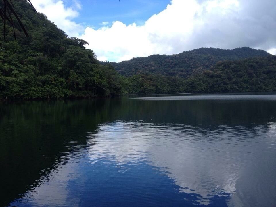 If you want some quiet time during your tour, this lake is the place to be. This lake is the Balinsasayao lake located in Sibulan, Negros Oriental, Philippines.