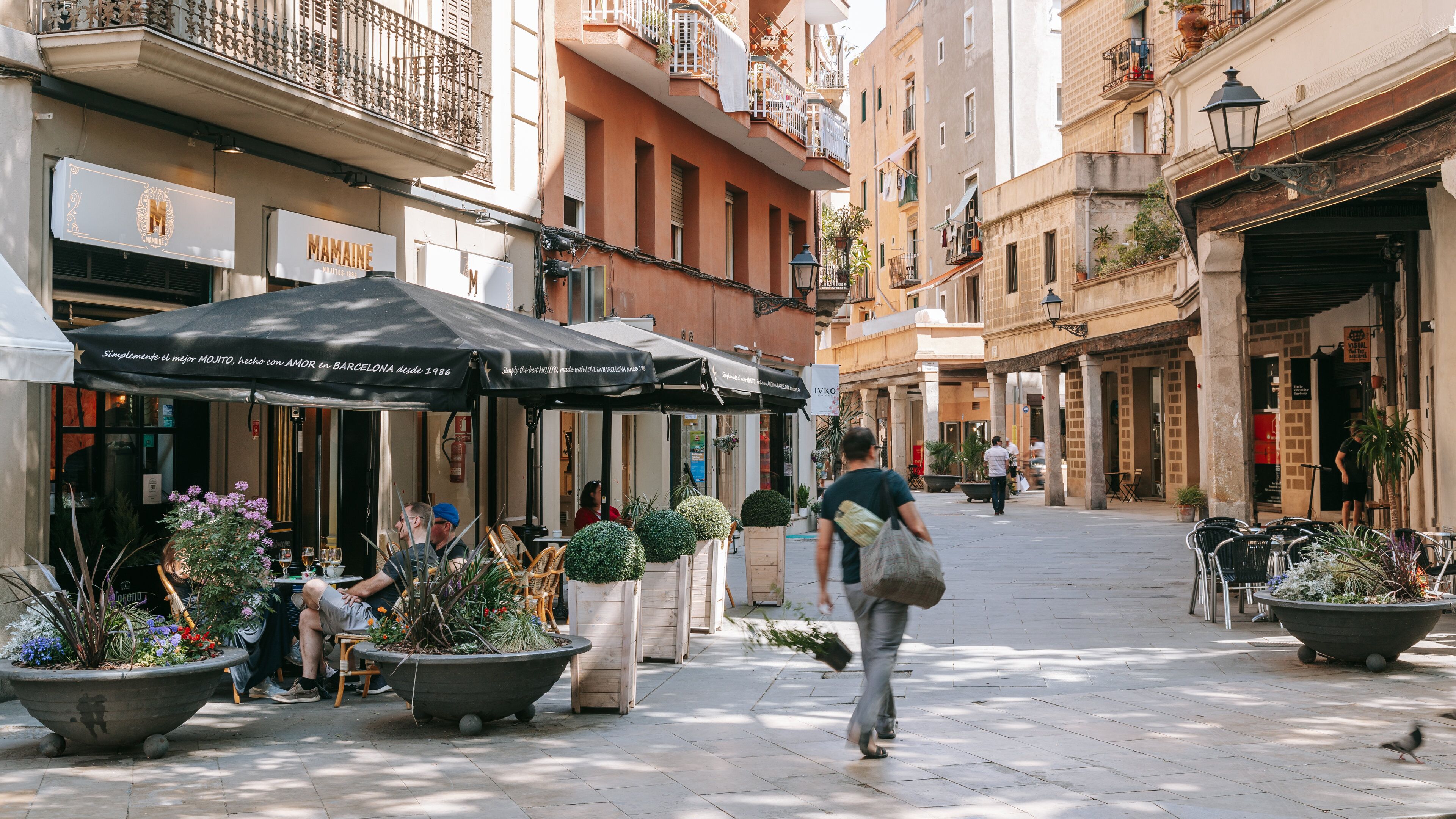 El Born which includes street scenes and a city as well as an individual male