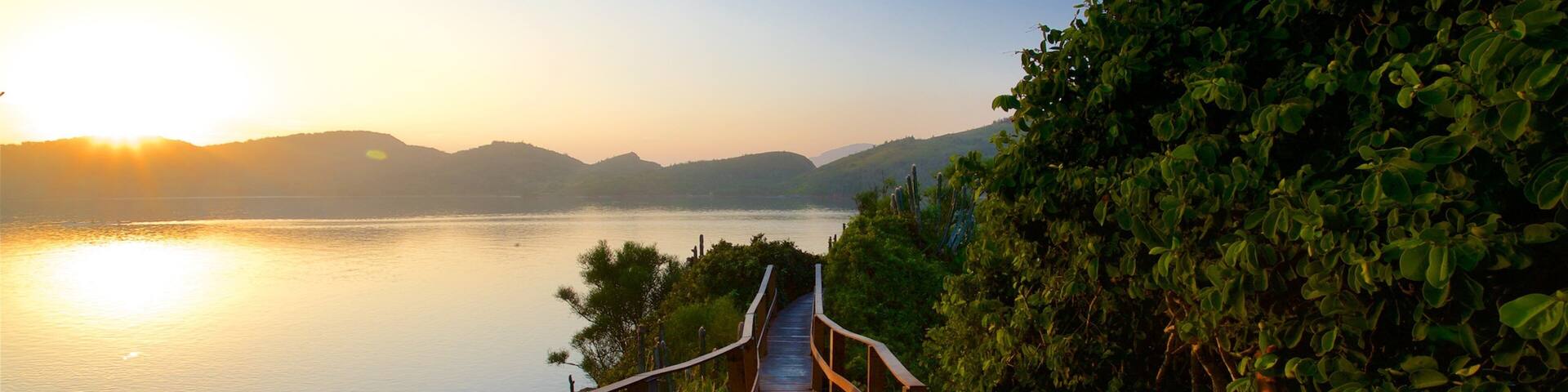 Arpoador Mount showing general coastal views and a sunset
