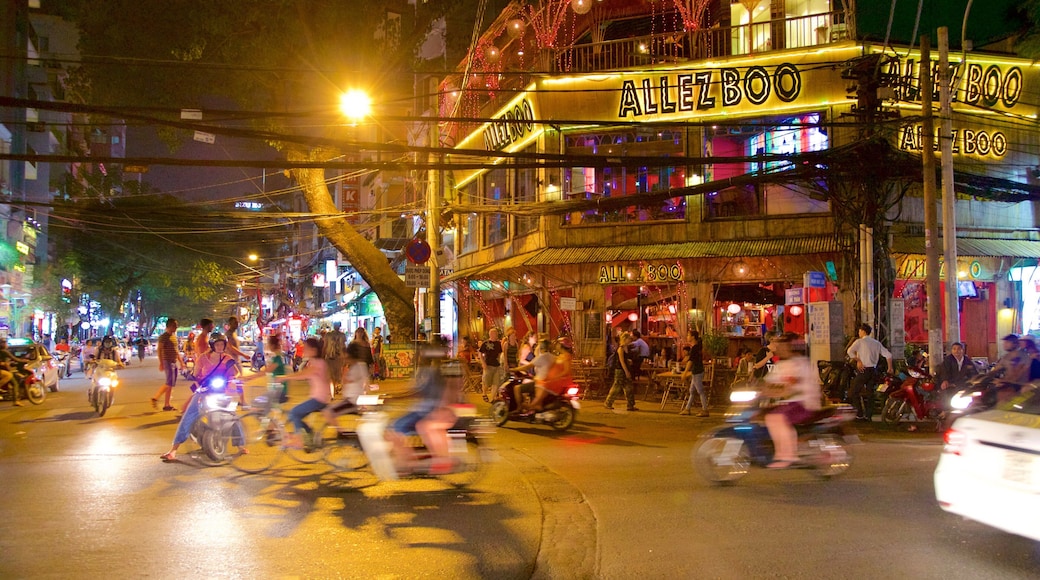 Pham Ngu Lao Street which includes shopping, night scenes and street scenes