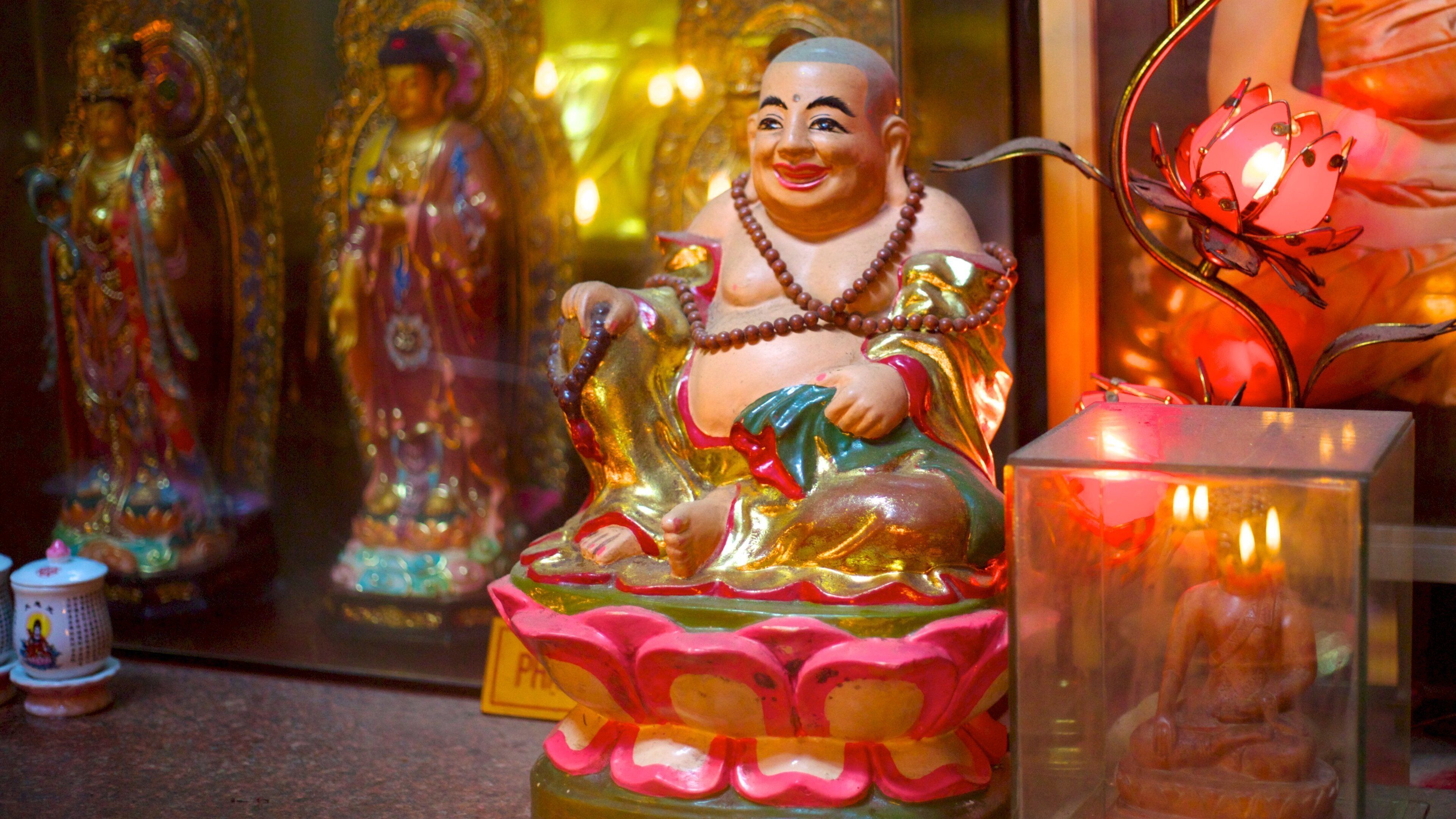 ヤックラム寺 フィーチャー 屋内の眺め, アート と 宗教的要素