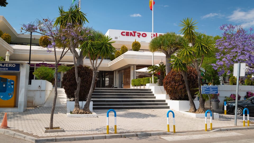 Centro Plaza