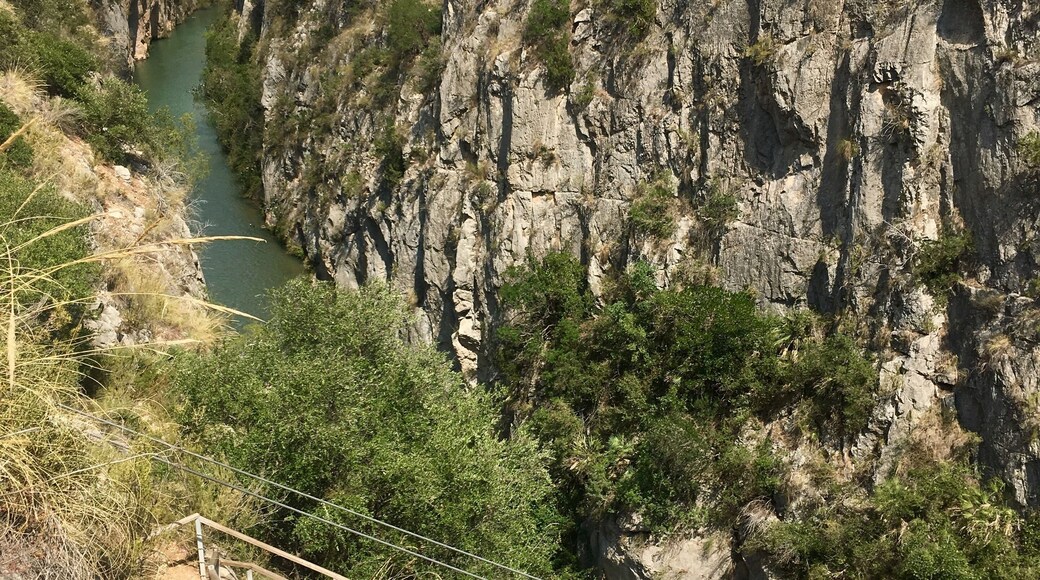 ... discover Chulilla