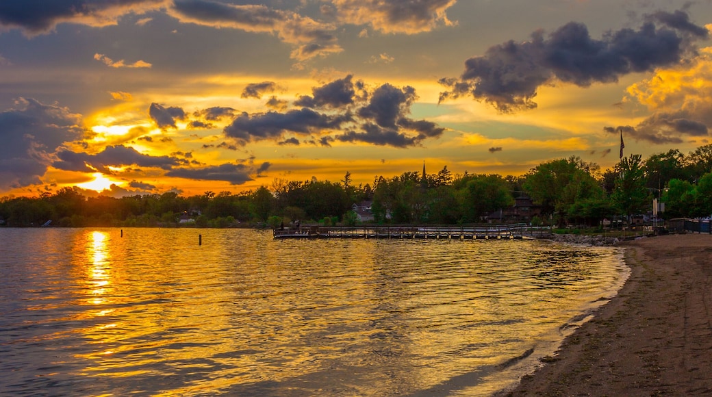 Playa del lago Pewaukee