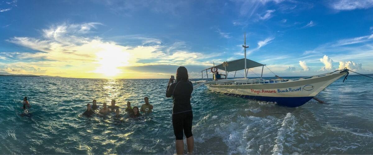 Water all everywhere
#blue #sea #water #sunset #panorama #iphoneography #boat #summer #wave #sandbar #marinduque #philippines #wanderlust #sky #travel