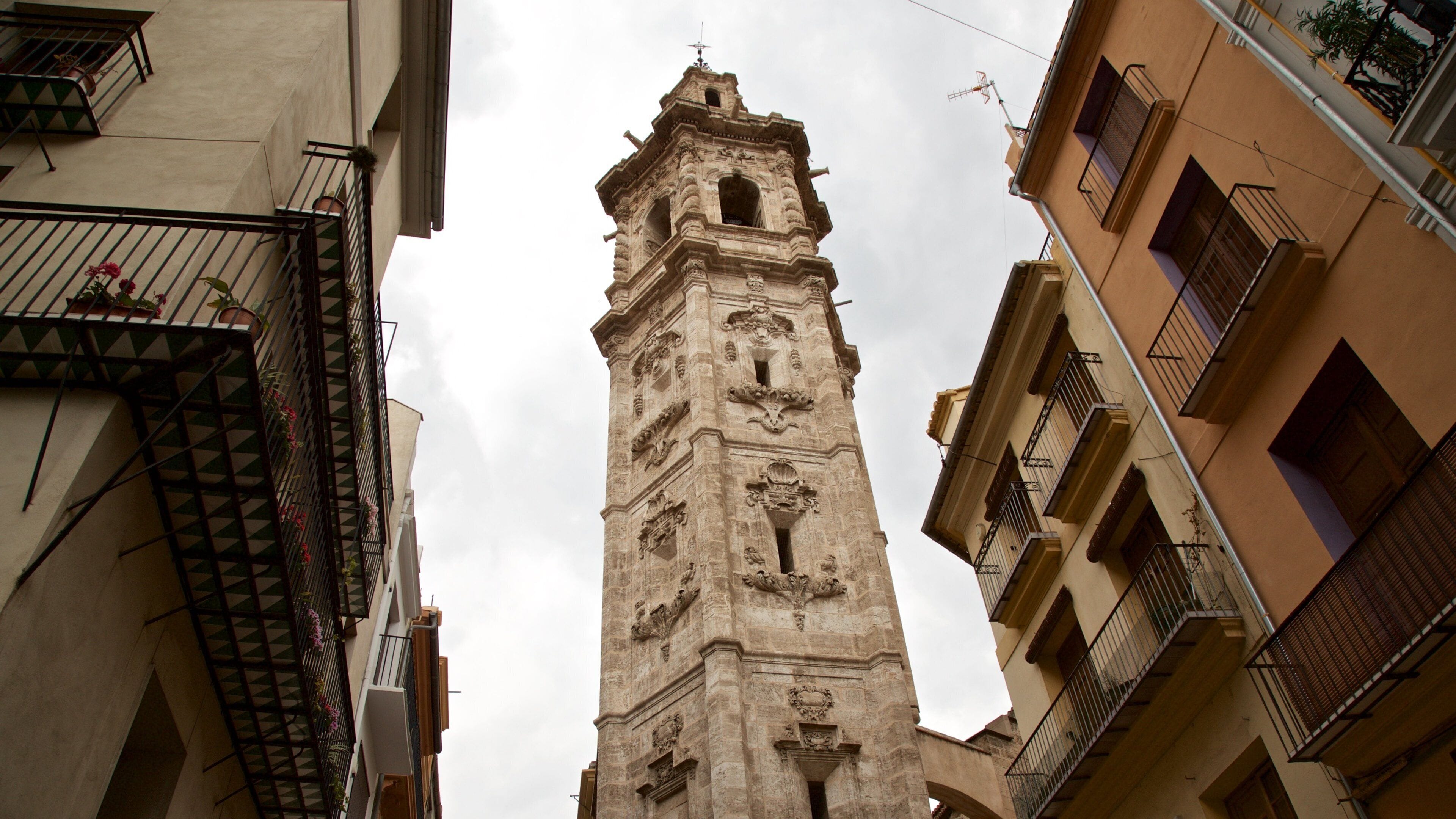 Santa Catalina Church and Tower which includes heritage architecture