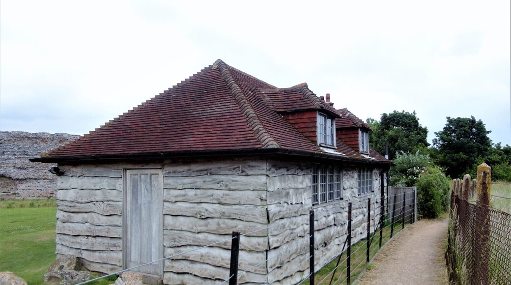 Nice little #NationalTrust Cottage and Roman #Ruins near Sandwich Bay.
#LifeatExpedia
#Architecture