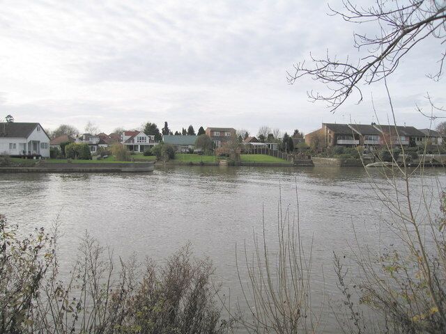Living by the River Thames