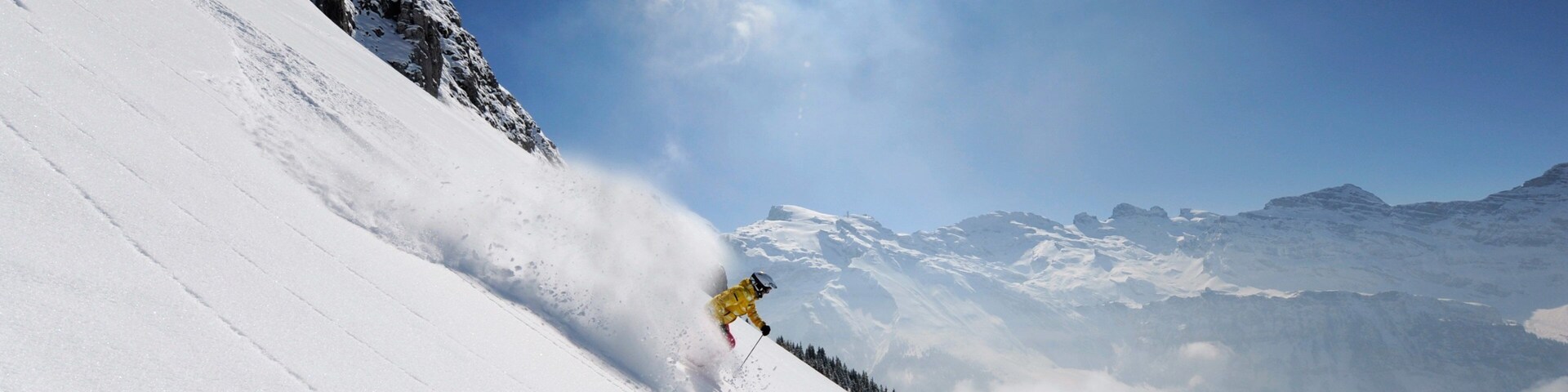 Complejo de esquí Engelberg-Titlis ofreciendo nieve, esquiar en la nieve y montañas