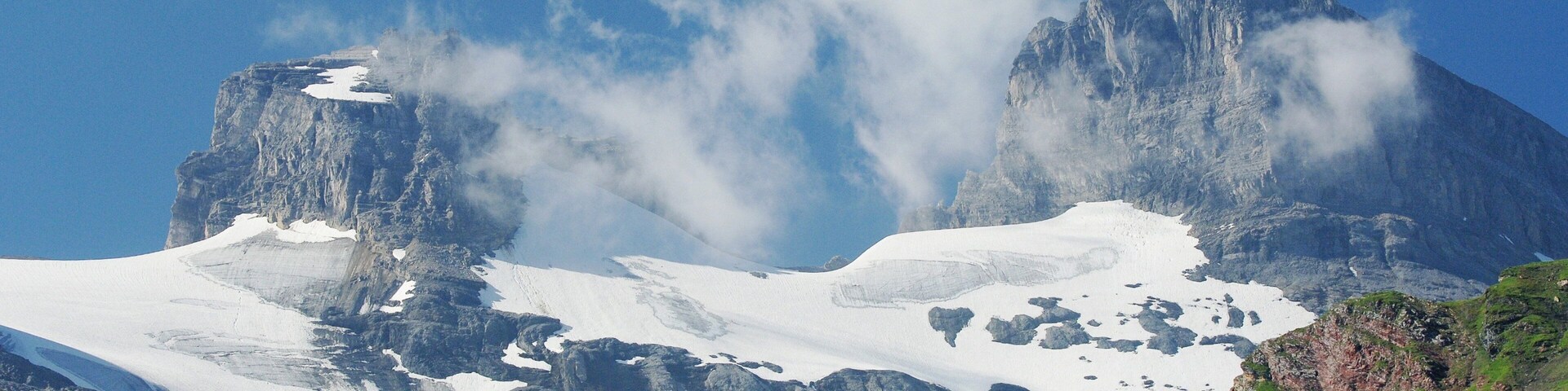 Domaine skiable Engelberg-Titlis qui includes montagnes et neige