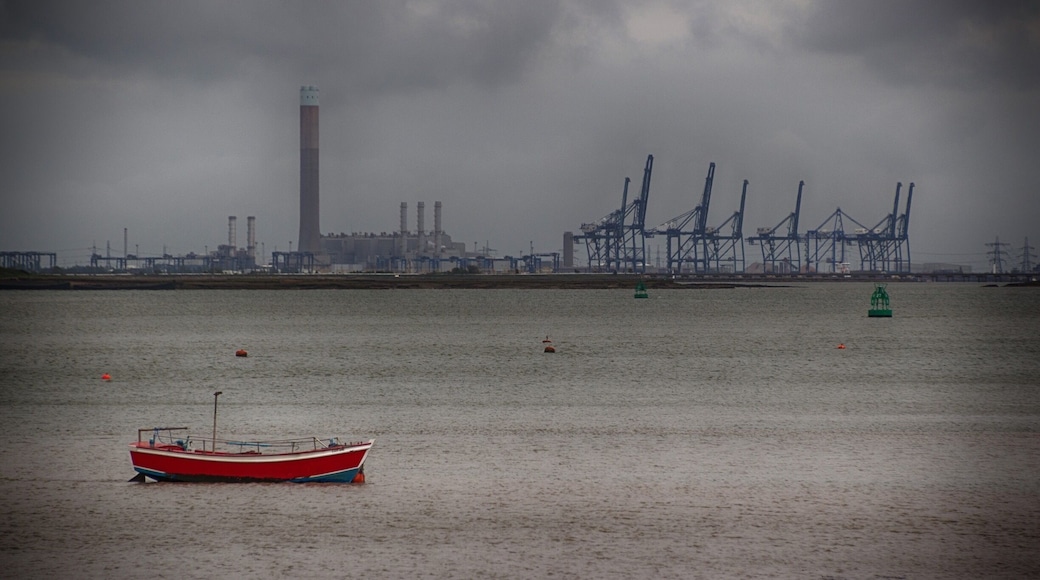 Another angle of Motney Hill showing the industrial landscape in the background. It really is a great place to photograph.