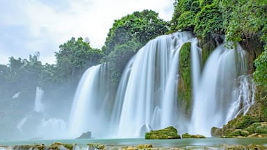 Ban gioc waterfall
Cao bang Lang son in northwest of Vietnam